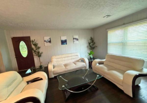 Cozy 1x1 Retro Escape - East Htx